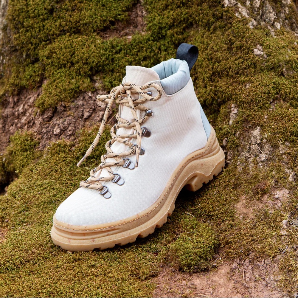 Thesus (Alice + Whittles) The Allegra Weekend Lace Up Boot Sz EU 37 / US 6.5